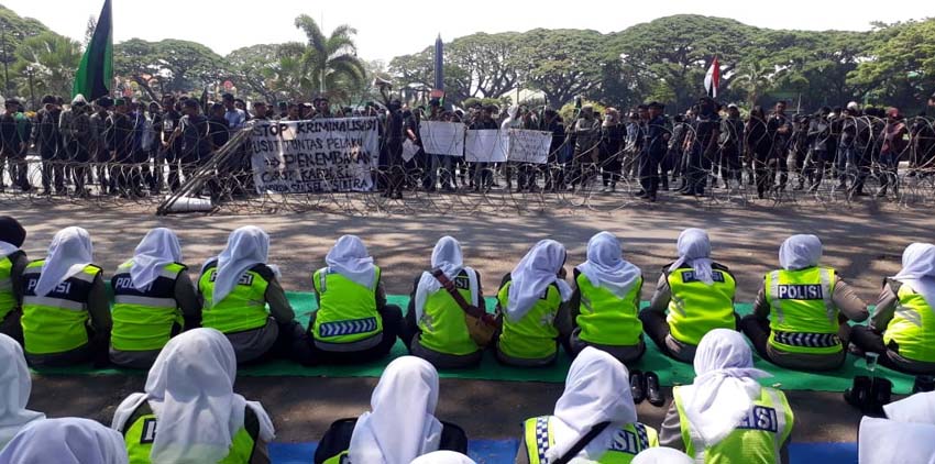 RAPI : Polwan Polres MalangnKota Bacakan Asmaul Husna. (gie)