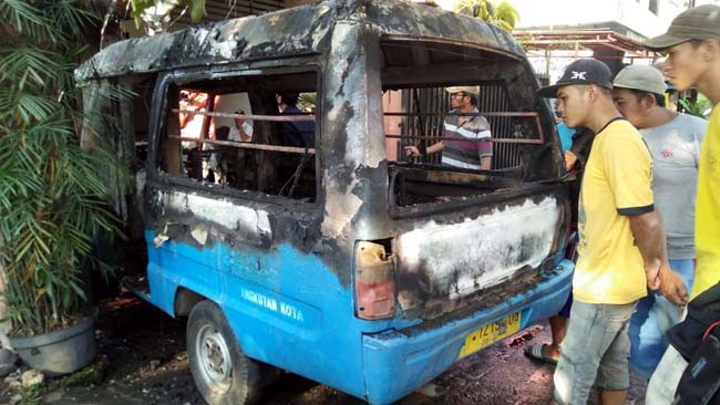 Kondisi Angkot ABB yang terbakar. (ist)