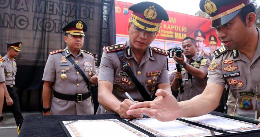 AKBP Dr Leonardus Simarmata S Sos SIK MH resmi menjabat sebagai Kapolresta Malang Kota. (Ist)