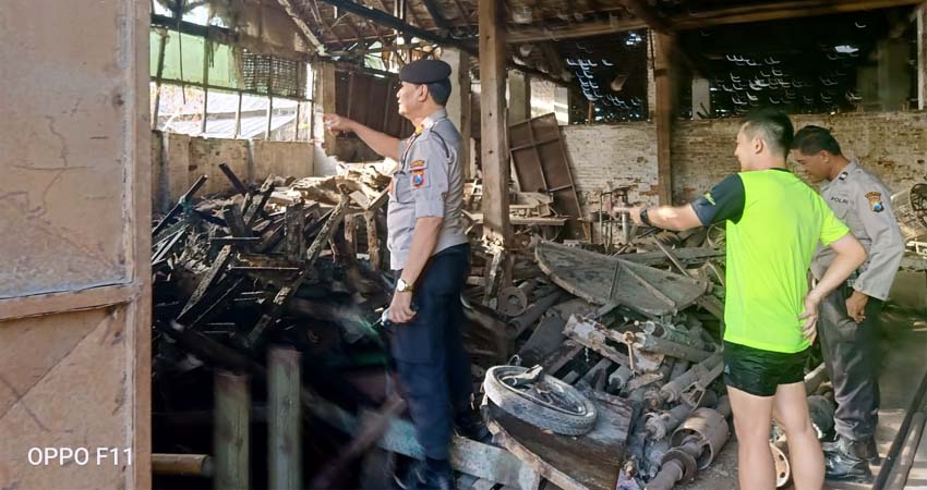 65 : Kapolsekta Blimbing Kompol Hery Wahyu Widodo saat berada di lokasi kejadian.(ist)