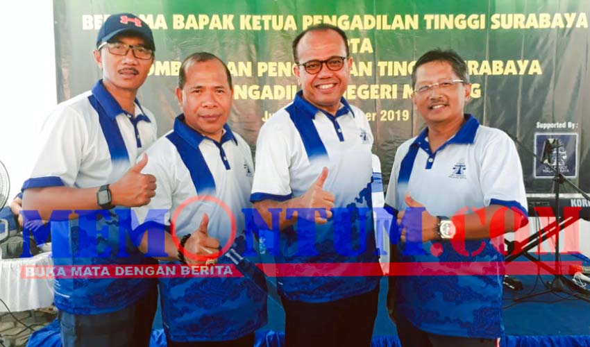 JEMPOL : Ketua DPN Peradi Suwara Advokat Indonesia, Dr Juniver Girsang SH MH, Ketua DPC Peradi Kota Besar Surabaya, Dr. Abdul Salam, SH, MH, dan Ketua DPC Peradi Malang Raya Iwan Kuswardi SH. (gie)