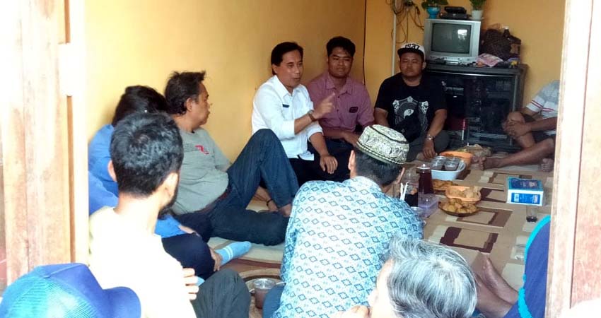 Direktur Perumda Tugu Tirta Kota Malang, M. Nor Muhlas saat berkunjung di Perumahan City Side, Kota Malang, Senin (27/1/2020).(kik)