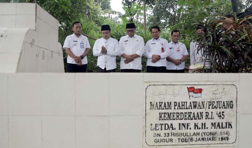 Jembatan Kedungkandang Siap Dibangun Lagi, Walikota Malang Ziarah ke Makam Pahlawan KH Malik