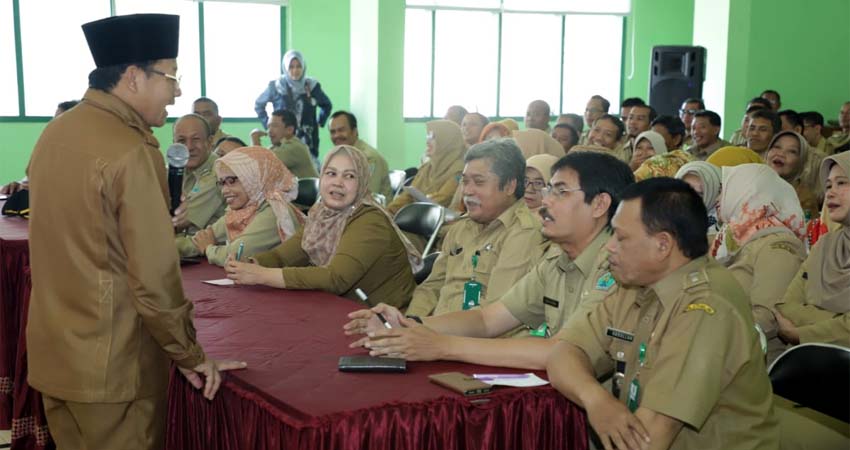 Ngantor Sutiaji, Wajah Depan, Wajah Belakang Harus Sama Bersihnya