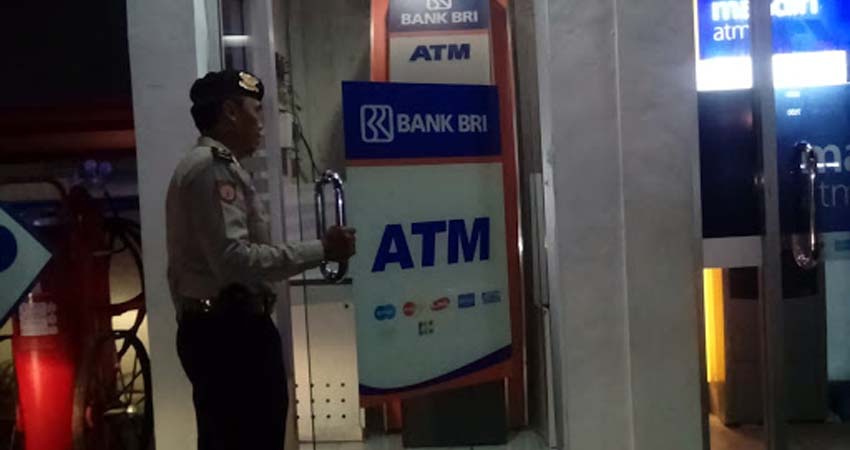 Tertinggal di ATM, HP Mahasiswi Raib