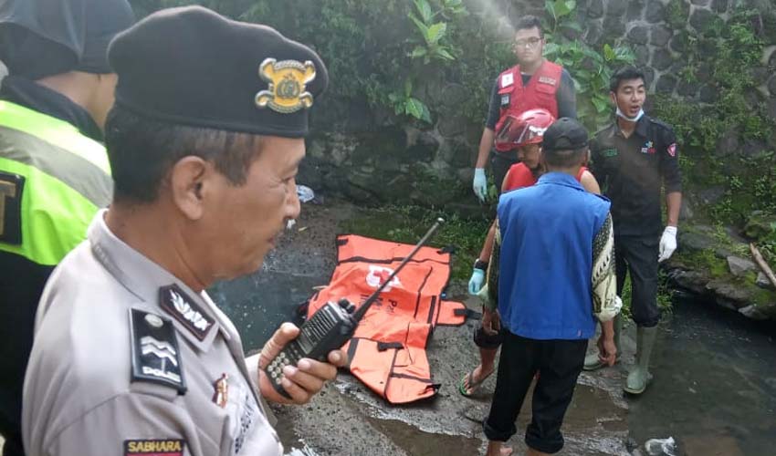 Usai Antar Anak Sekolah, Janda 3 Anak Tewas Jatuh Ke Sungai