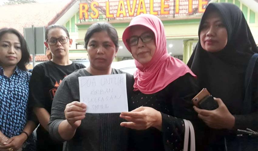 Jari Diamputasi, Pemerhati Anak Doa Bersama Untuk MS Di RS Lavalette