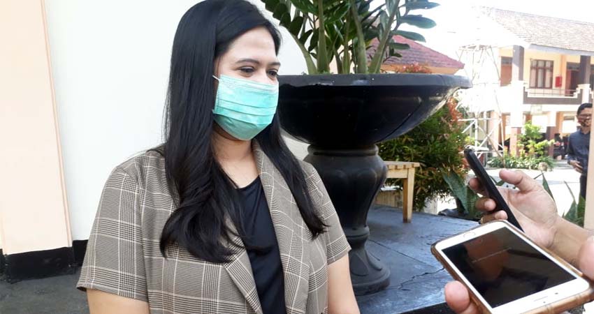 Riska Yurina SH, kuasa hukum PT KAI . (gie)