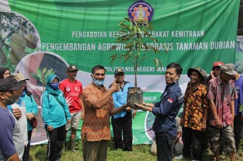 Kegiatan PKM Polinema di Dusun Selokurung.