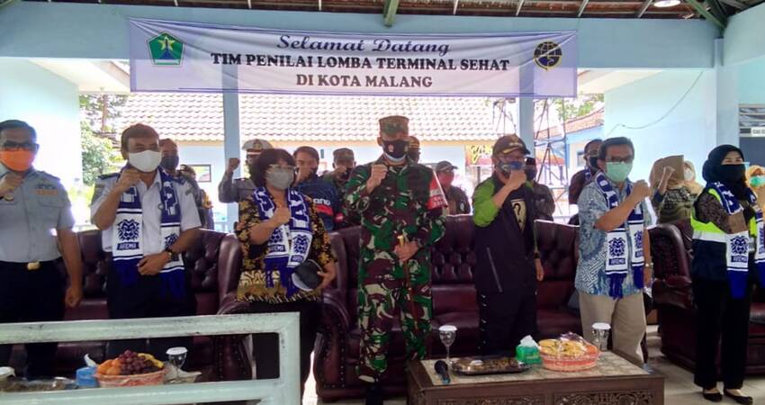 Tim penilai lomba terminal sehat saat berada di Terminal Madyopuro.