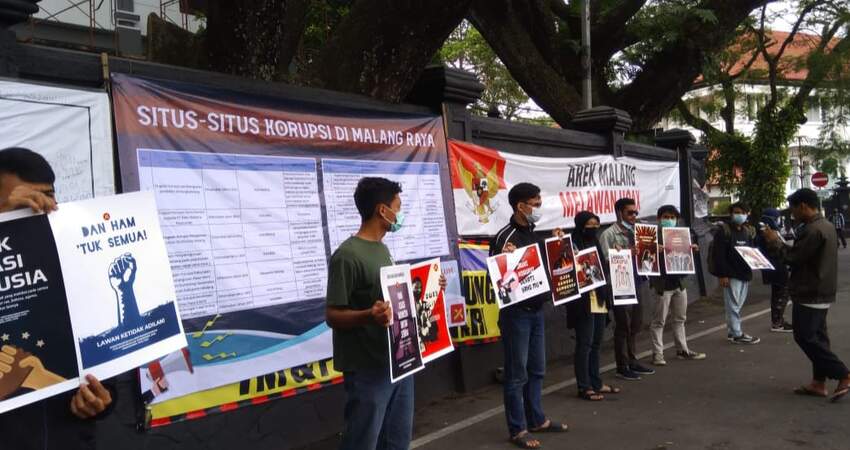 MCW Gelar Aksi di Momen Peringati Hari Anti Korupsi Internasional