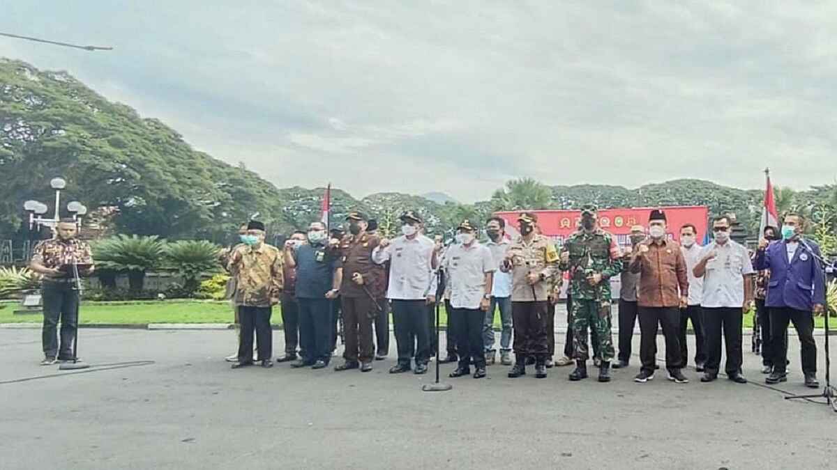 Wali Kota Sutiaji Bersama Forkopimda dan Elemen Gelar Deklarasi serta Sarankan Demo Secara Daring