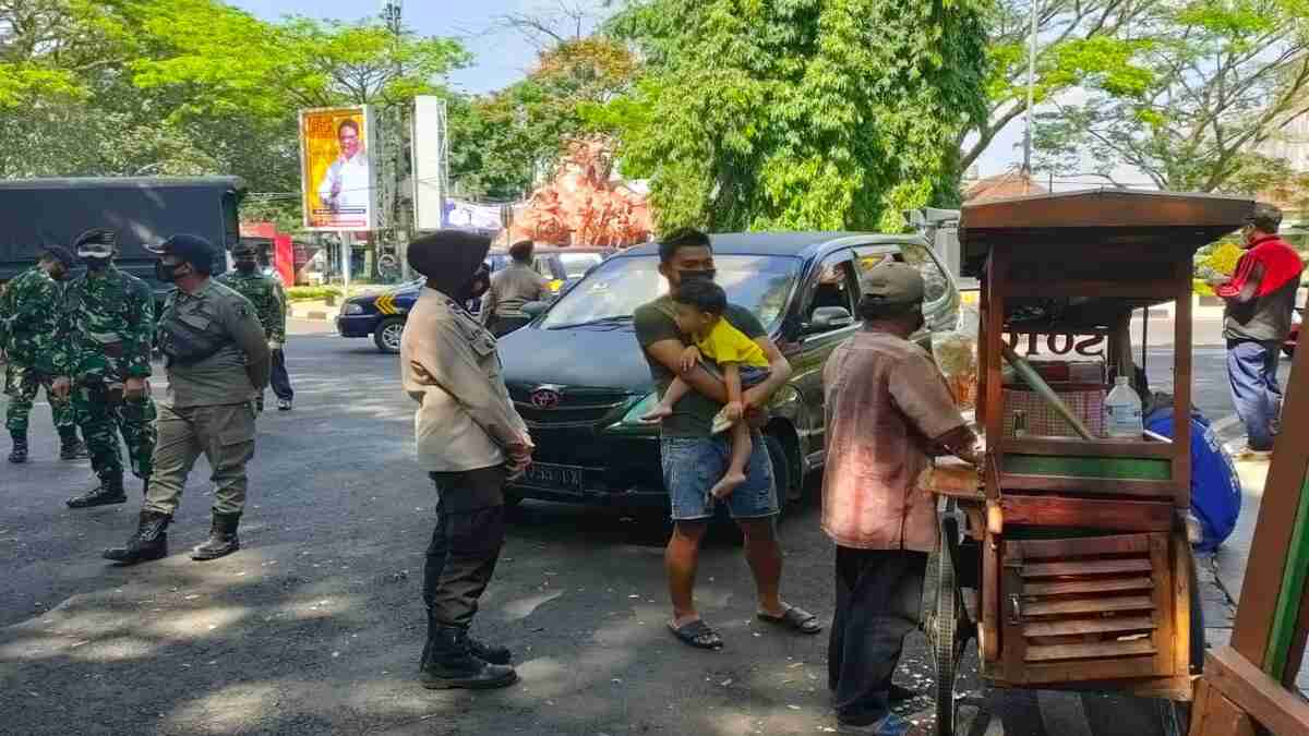 Operasi Gabungan Imbau Masyarakat Tidak Berkerumun di Pusat Keramaian