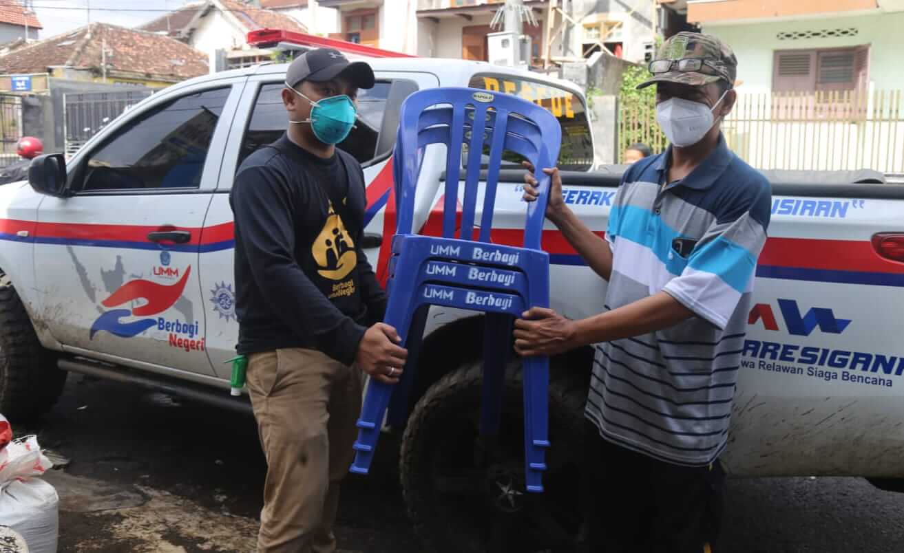 UMM Berbagi untuk Negeri Salurkan Bantuan Fisik ke Kampung Jodipan Gang 3