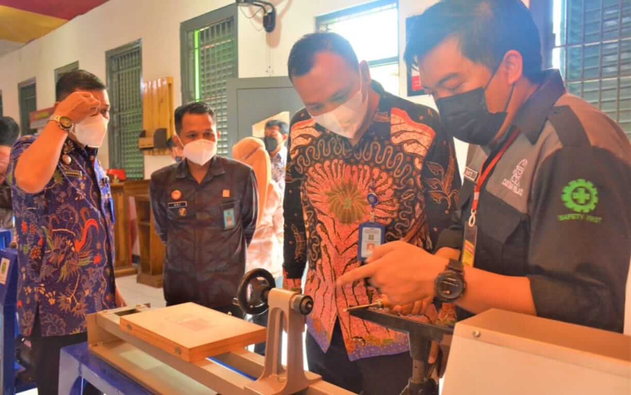 Lapas Kelas 1 Malang Gandeng LP2M UM Adakan Pelatihan Resin untuk WBP Produktif