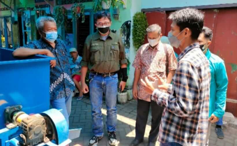 Program Urban Farming Tim Doktor Mengabdi UB ubah Limbah Tempe menjadi Bahan Penyusun Konsentrat untuk Sapi