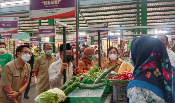 Jelang Nataru, Wali Kota Sutiaji bersama TPID Pantau Harga dan Ketersediaan Bahan Pokok