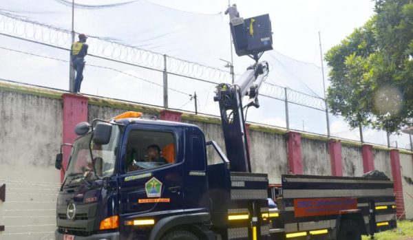 Antisipasi Lemparan Narkoba dari Balik Tembok, Lapas Kelas 1 Malang Gandeng Dinas Lingkungan Hidup Pasang Jaring Pengaman