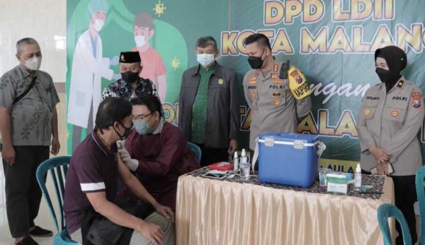 Gencarkan Vaksinasi, Kapolresta Malang Kota Tinjau 5000 Dosis Vaksin di Tempat Keagamaan