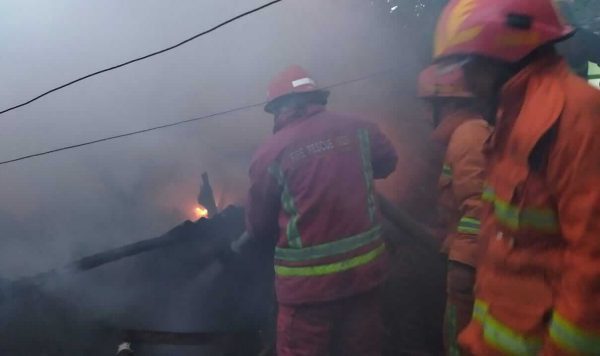 Diduga Belum Mematikan Tungku, Dapur Rumah Warga Sawojajar Kota Malang Terbakar