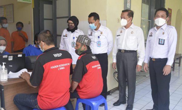 Cegah Penyakit TBC, Lapas Kelas 1 Malang Targetkan 1400 WBP Ikuti Skrining TBC dengan Chest X-Ray