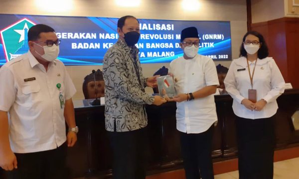 Hadiri Sosialisasi Gerakan Revolusi Mental, Wali Kota Sutiaji Ingatkan Karakter Generasi Emas Bermartabat