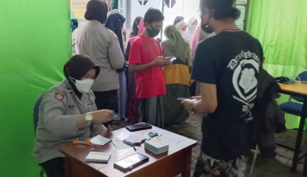 Gencarkan Vaksinasi Booster Persiapan Mudik Sehat Lebaran, Polresta Malang Kota Kunjungi Ponpes Sabilurrosyad