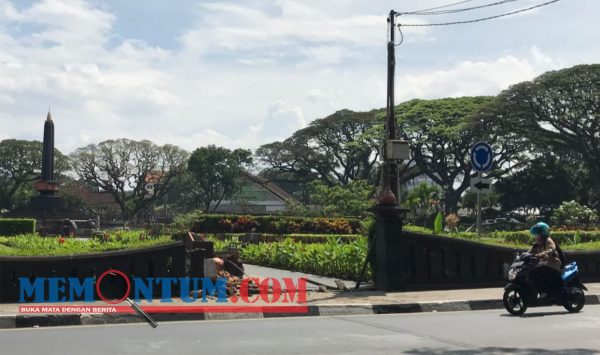 Pembenahan Tembok Taman Tugu Alun-Alun Kota Malang Dibebankan Penabrak