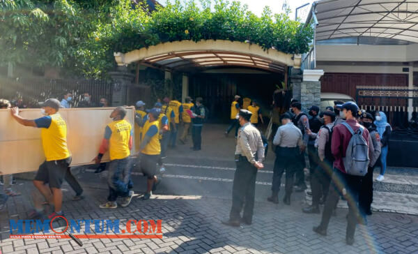 PN Malang Eksekusi Dua Rumah Mewah di Perum Taman Ijen Kota Malang dengan Libatkan Tim Medis