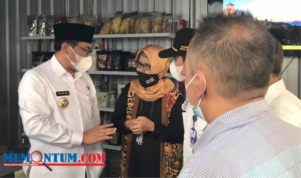 Tumbuhkan Ekonomi Masyarakat, Wawali Bung Edi Resmikan UMKM Corner di Pasar Kasin Kota Malang