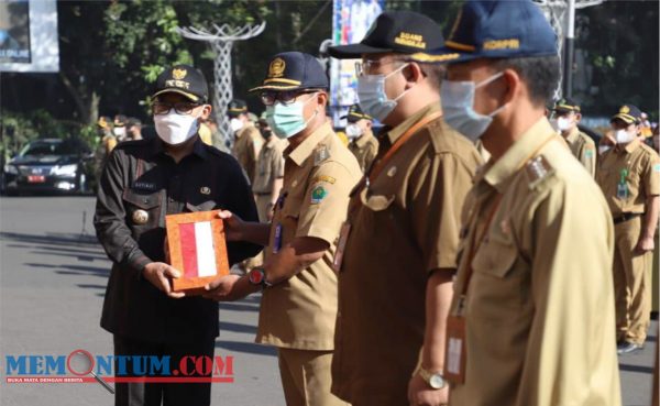 Pemkot Malang Bagikan 10 Juta Bendera Merah Putih