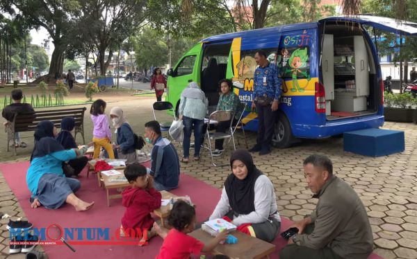 Tingkatkan Minat Baca Masyarakat, Perpustakaan Keliling Kota Malang Jemput Bola Melalui Mobil Warta