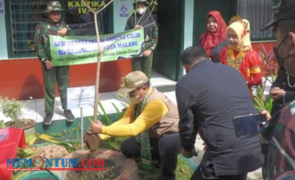 Wawali Kota Malang Semangati Siswa-Siswi SD Gemar Menanam Pohon