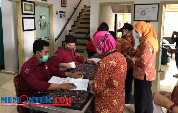 Dinsos Kota Malang Salurkan BLT DBHCHT untuk 665 Buruh Pabrik Rokok