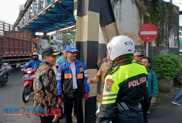 Wali Kota Malang Ajak Kadishub dan Kadiskominfo Pantau Kawasan Padat Kendaraan di Embong Brantas dan Jembatan Ranugrati