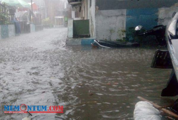 Itensitas Hujan Tinggi Rendam Puluhan Rumah Warga hingga Setinggi Pinggang Orang Dewasa di Bareng Raya Malang