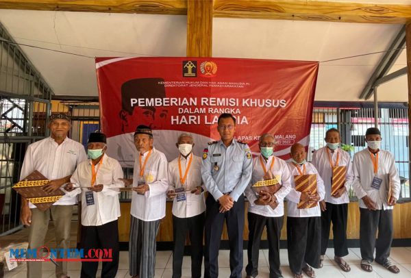 Sebanyak Sembilan WBP Lapas Kelas 1 Malang dapat Remisi Hari Lansia