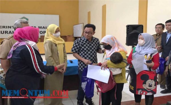 Turunkan Angka Stunting, Wali Kota Malang Salurkan Bantuan Pangan